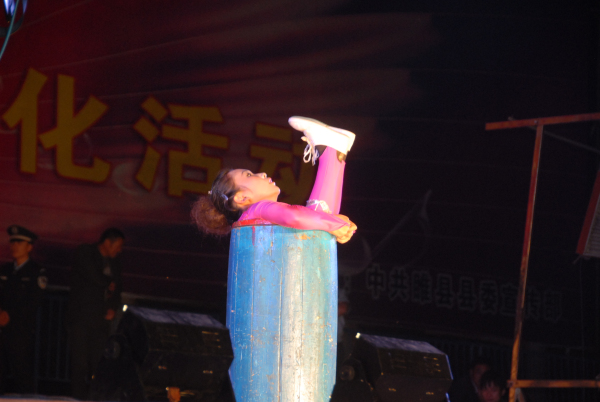 杂技表演1 (4).jpg