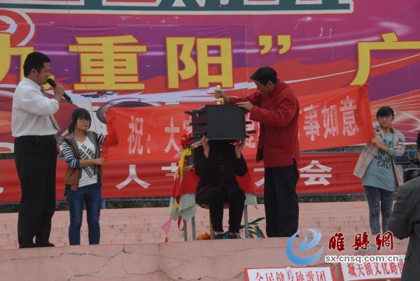 魔术表演.jpg