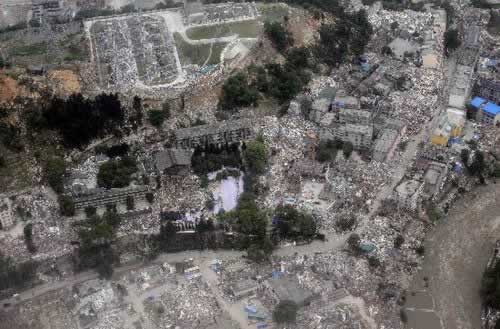 四川汶川发生8.0级大地震(历史上的今天.cn)