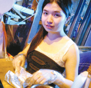 洛阳女研究生毕业摆摊卖烤脑花 日营业额800元