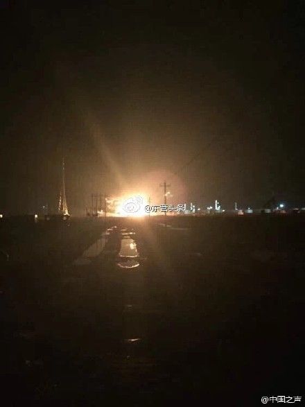 山东东营利津县一化工厂发生爆燃 已致5人死亡
