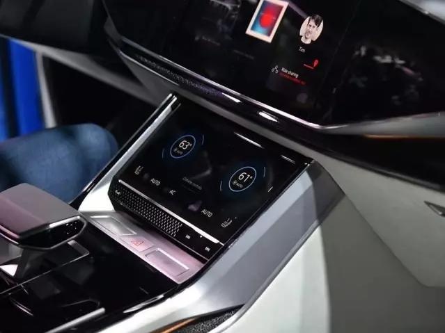 奥迪Q8粉墨登场,叫板兰博基尼Urus,你怎么看?