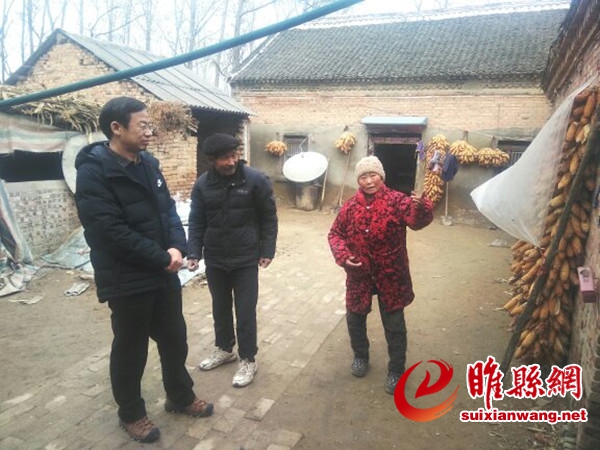 县人大常委会主任祁建军到后台乡邓庄村张付生家中走访_副本.jpg