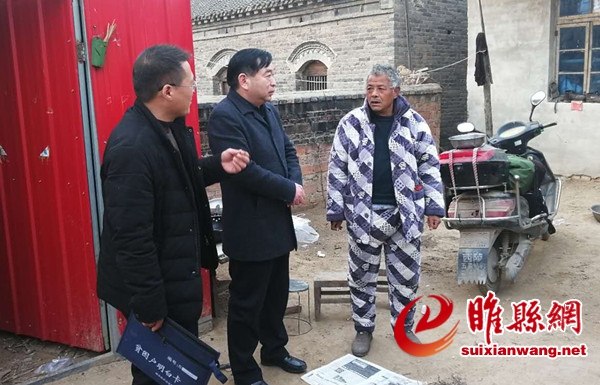 县人大常委会副主任闫业忠到西陵寺镇耿庄村开展三五基层工作日活动_副本.jpg