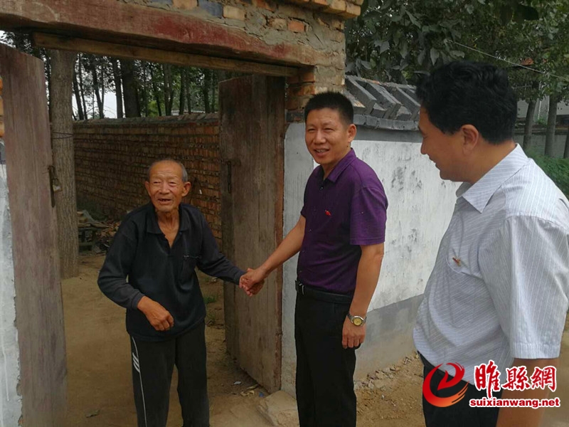县委常委、统战部长冉燃到潮庄镇开展三五基层工作日活动.jpg