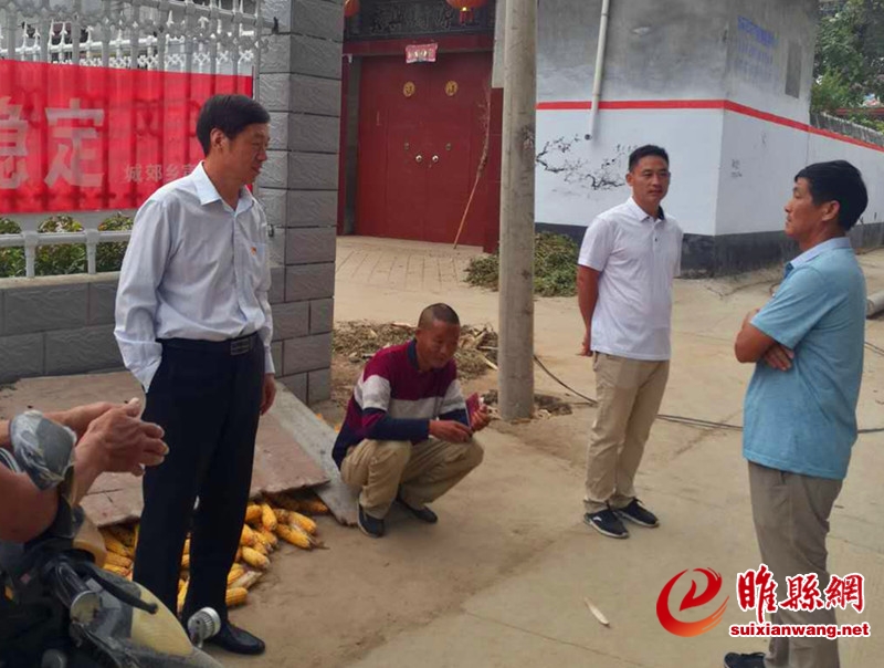 县政府党组成员高瑞峰到城郊乡叶吉屯村开展三五基层工作日活动.jpg