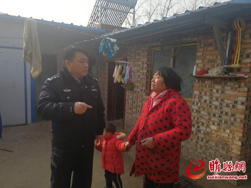 县政府党组成员、县公安局长余冬青到匡城乡_副本_副本.jpg