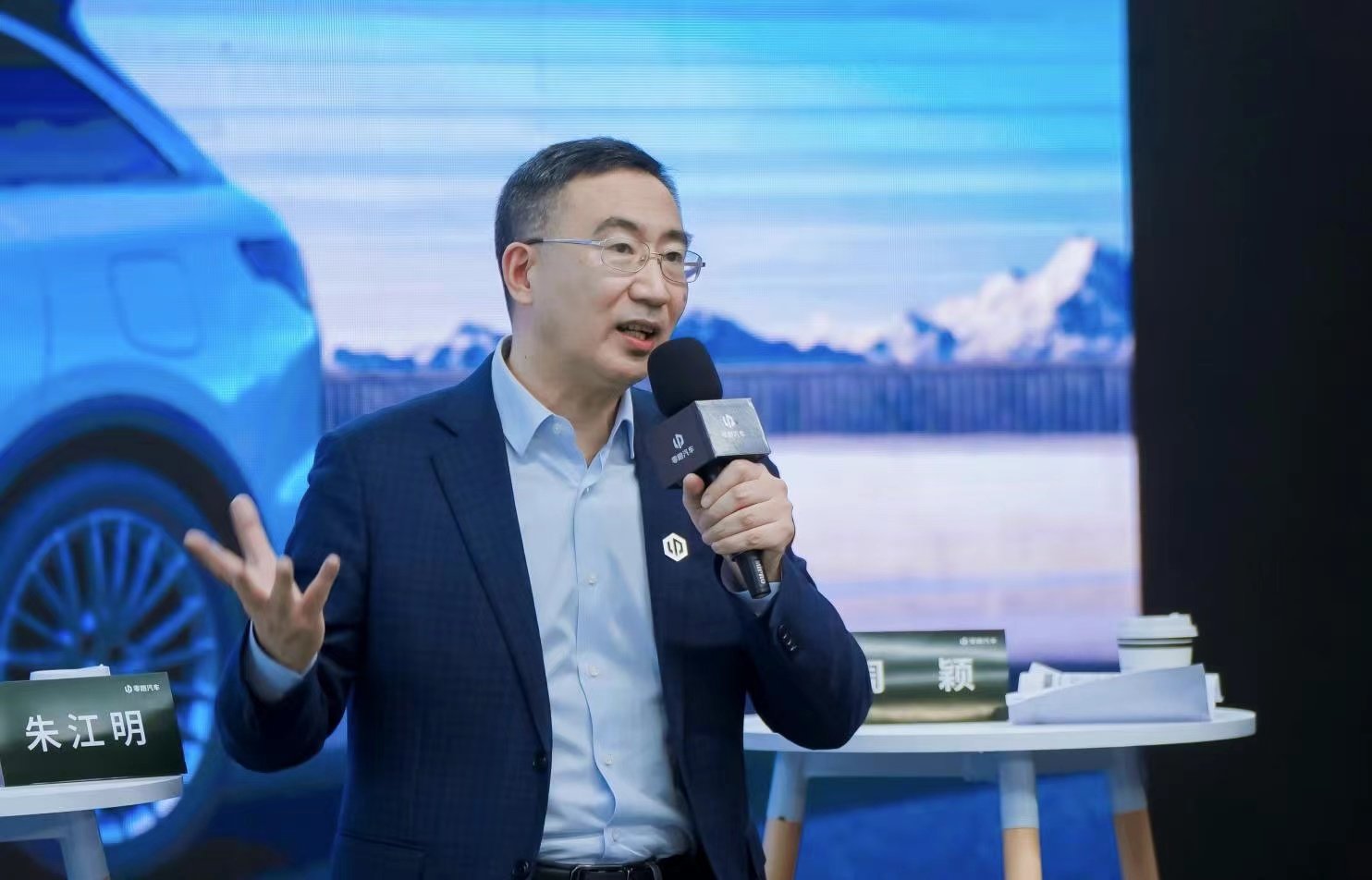 零跑双动力时代:“降维电改油”增量几何?
